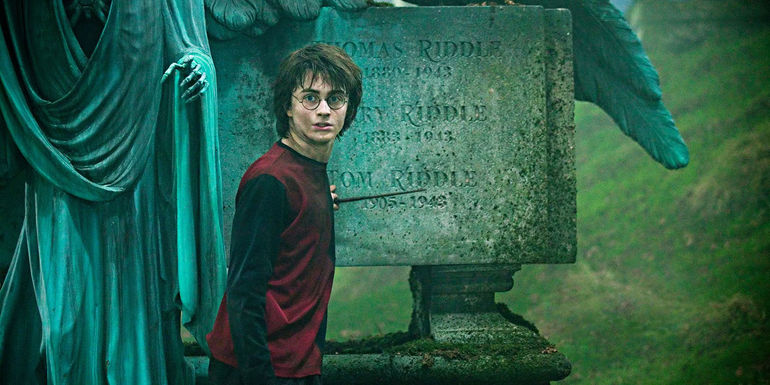 Harry Potter and the Goblet of Fire graveyard - Simplified In Harry Potter & The Goblet Of Fire - Harry & Voldemort's Graveyard Duel