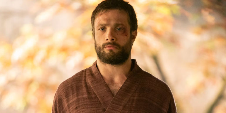 John Blackthorne standing in front of Lord Toranaga in Shogun episode 2