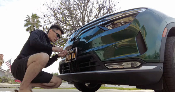 Chuyến Phiêu Lưu Đầy Sáng Tạo Của YouTuber Việt trên Chiếc VinFast VF 8