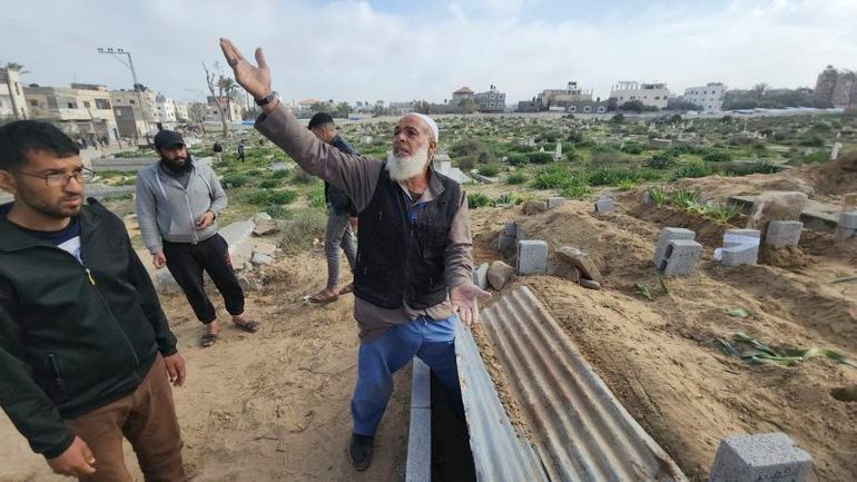Grave Digger Struggles as Gaza's Cemetery Reaches Full Capacity