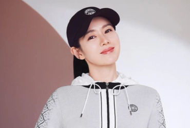 Bí ẩn vẻ đẹp của Son Ye Jin ở tuổi 42: Sự lấp lánh không tuổi