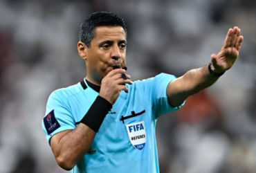 Bí mật đằng sau sự may mắn của trọng tài Alireza Faghani