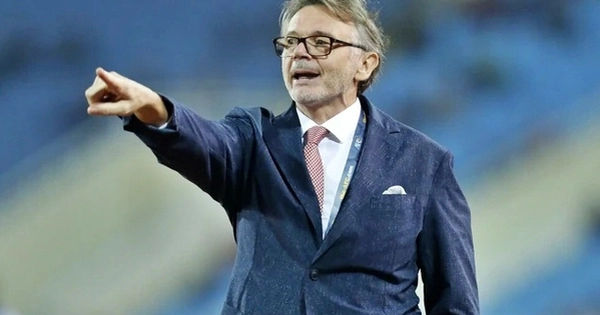 Những Bí Mật Bên Trong Phòng Thay Đồ Của ĐT Việt Nam