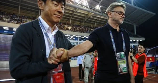 Đội tuyển Việt Nam và Bước Chuyển Mình Trên Băng Ghế HLV