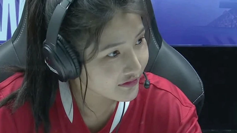 Hana - Nữ Game Thủ Xinh Đẹp Gây Sốt trong Đấu Trường Danh Vọng