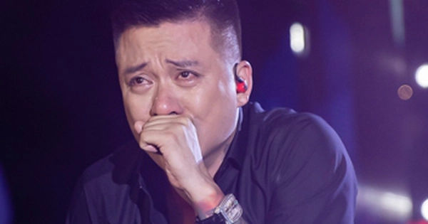 Tuấn Hưng và Hành Động Đẹp sau Sự Cố Trên Sân Khấu