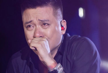 Tuấn Hưng và Hành Động Đẹp sau Sự Cố Trên Sân Khấu