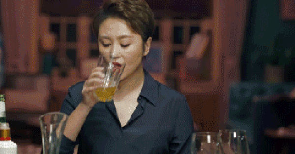 Hành Trình Vươn Lên Đỉnh Cao của Một Nữ Hoàng Showbiz Trung Quốc