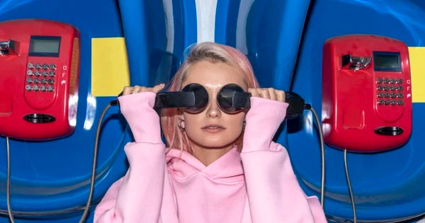 Câu chuyện đằng sau chiếc điện thoại 'nhàm chán' đầy bí ẩn