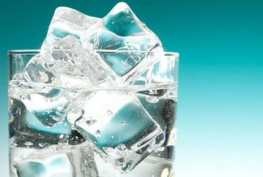 Nước Lạnh - Tiên Phong Hay Địch Thủ Trong Mùa Hè