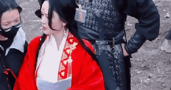 Bí ẩn về mỹ nhân U50 vẫn tỏa sáng trong vai công chúa cổ trang