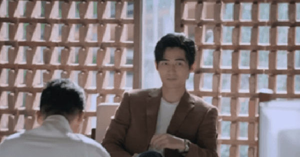 Bí ẩn về sức hút của tổng tài Kha Nham trong Một Màu Xanh Khác