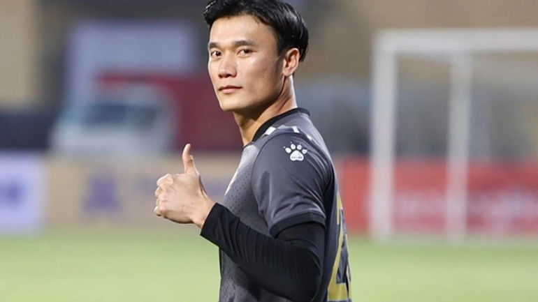 Hành Trình Đầy Bất Ngờ của Bùi Tiến Dũng: Từ Thủ Môn Nổi Tiếng đến Câu Chuyện Đáng Ngạc Nhiên