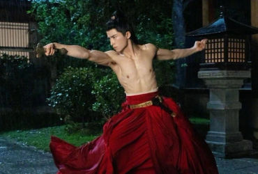 Hành Trình Mê Hoặc Của Mỹ Nam Vương Tinh Việt trong Mặc Vũ Vân Gian