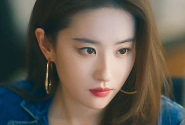 Bí mật đằng sau vẻ đẹp huyền bí của Lưu Diệc Phi trong Câu Chuyện Hoa Hồng