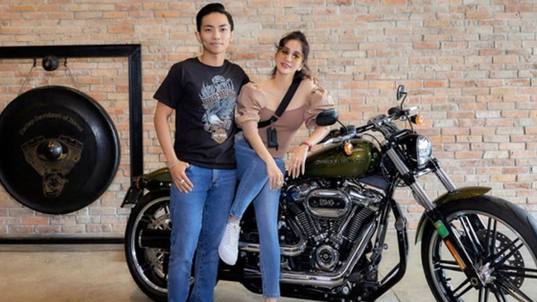 Phan Hiển và Chiếc Mô Tô Tặng Tỷ Đồng từ Vợ Khánh Thi: Sự Thật Đằng Sau Tin Đồn