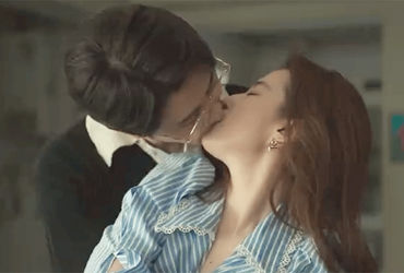 Hành trình tình yêu của Lưu Diệc Phi trong 'Câu chuyện hoa hồng'