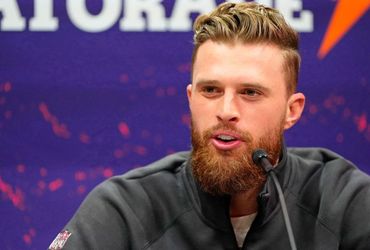 Kansas City Chiefs kicker stands by contentious commencement address