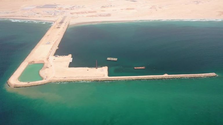 Transforming a Coastal Haven: The Potential of a Seaside City as a Global Trade Hub