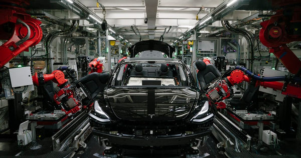 Tesla và Chiến Lược Tri Ân Khách Hàng: Hấp Dẫn hay Cần Thiết?