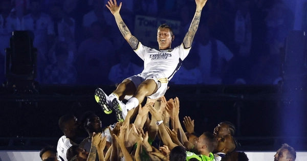 Real Madrid 2023/2024: Cuộc diễu hành vinh quang và lời chia tay xúc động của Kroos