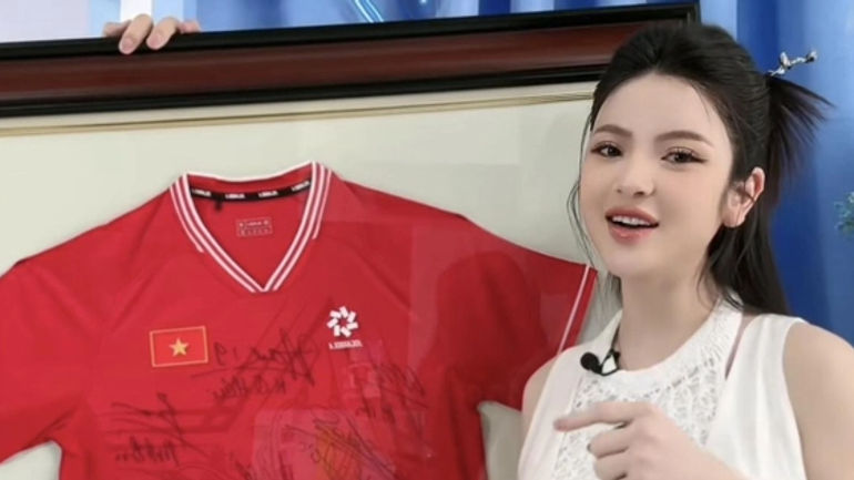 Quang Hải và Chu Thanh Huyền: Tình Yêu và Sự Quan Tâm Nồng Thắm