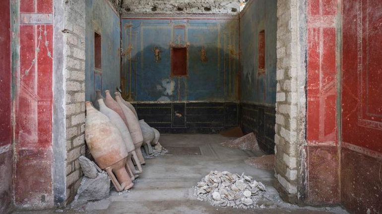 Blue Shrine Uncovered in Pompeii Reveals Ancient Roman Treasure