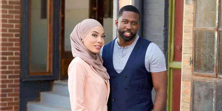 90 Day Fiancé Bilal Hazziez Shaeeda Sween posing outside
