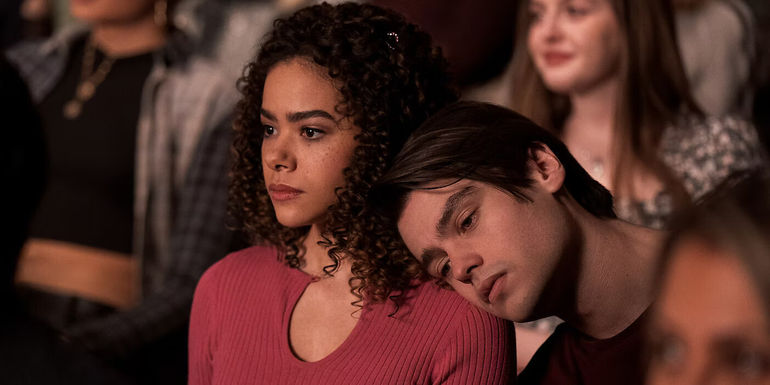 Marcus Resting His Head On Ginny At School Musical In Ginny & Georgia Season 2.