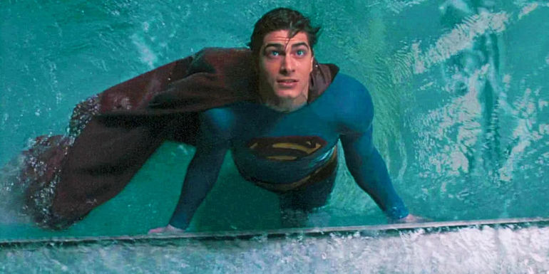 Brandon Routh As Superman Rising Out Of The Water In Superman Returns Movie