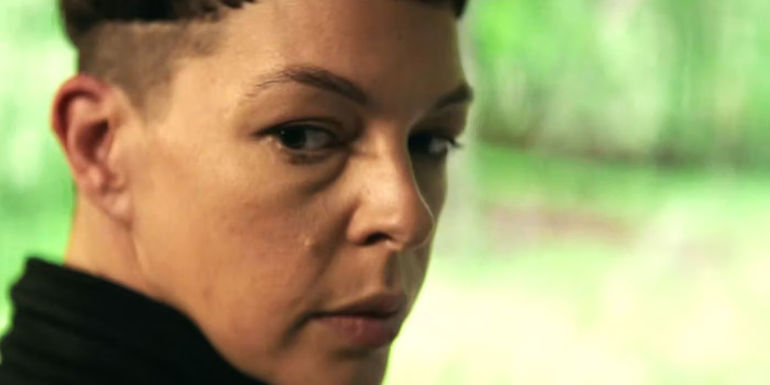 Jadis In The Walking Dead World Beyond looking over the shoulder