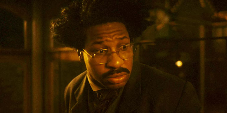 Jonathan Majors' Victor Timely in Chicago World's Fair ferris wheel