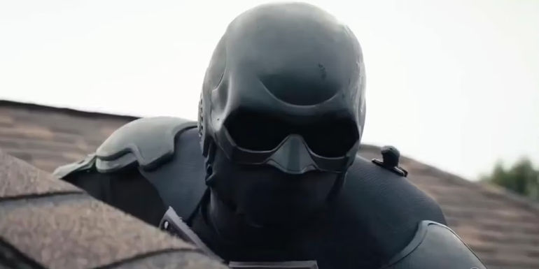 Black Noir looking over a rooftop in The Boys