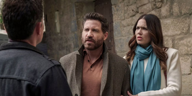 Edgar Ramirez and Mandy Moore confront a man in Dr. Death Season 2