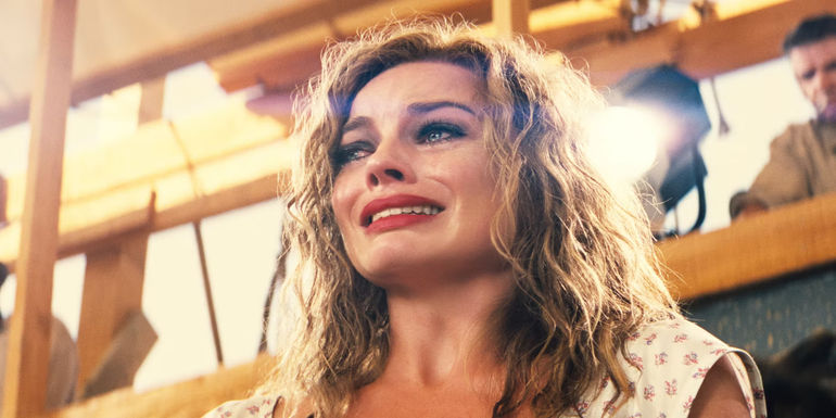 Margot Robbie crying in Babylon