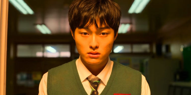 Cheong-san looking serious in All of Us Are Dead.