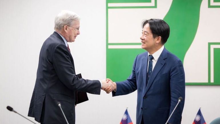 Former US Officials Reaffirm Support for Taiwan Amid Election Controversy