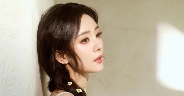 Dương Mịch: Bí ẩn năm nào cũng hot ở Đêm hội Weibo