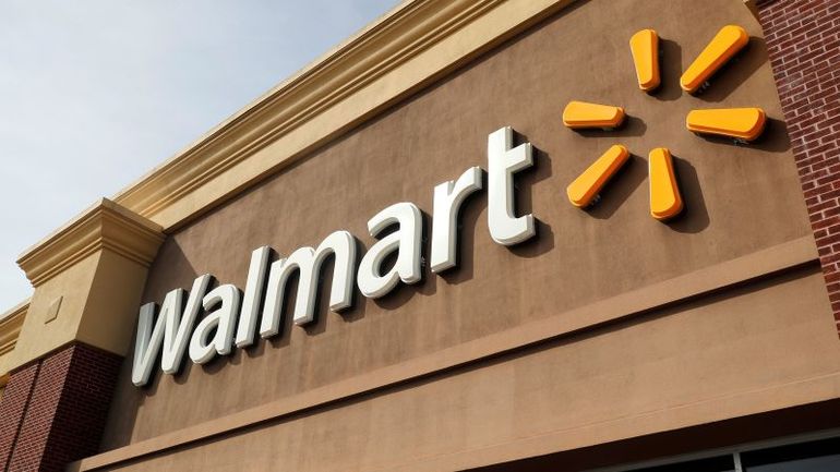 Walmart Boosts Store Manager Salaries by 9% to $128,000