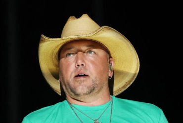 Celeb Sensation Jason Aldean Sparks Controversy with Provocative Pro-Gun Anthem