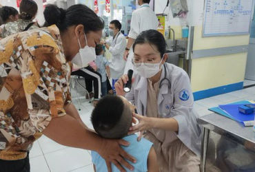 Bệnh tay chân miệng lan rộng chóng mặt, nguy cơ khan hiếm thuốc vào cuối tháng 7