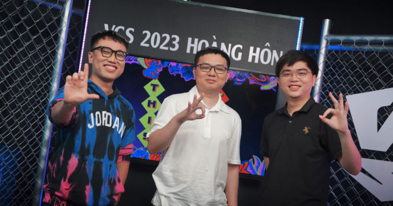 SofM và Optimus hóa tài năng thần tốc trong show của VCS, cực kỳ hấp dẫn!