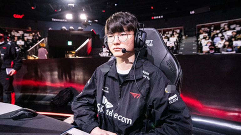 T1 đối diện trận thua đầy cảm xúc trước OKBRO, lập kỷ lục đáng tiếc sau khi thay đổi tên