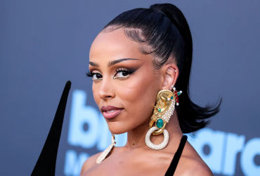 Doja Cat: Unveiling the Hottest Scandals and Shocking Stories from Noah Schnapp Feud to Fan Frenzy