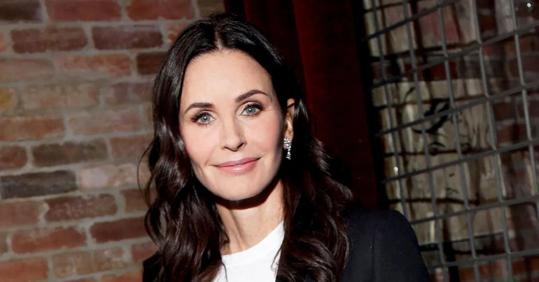 The Eyelash Curler Courteney Cox Can't Live Without - Discover Her Secret to Stunning Lashes!