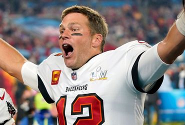 Tom Brady Makes Grand Entrance into Soccer Ownership - Acquires Stake in Championship Club Birmingham!