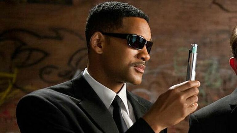 Spielberg mời trực thăng tới 'gợi tham vọng' Will Smith đóng phim