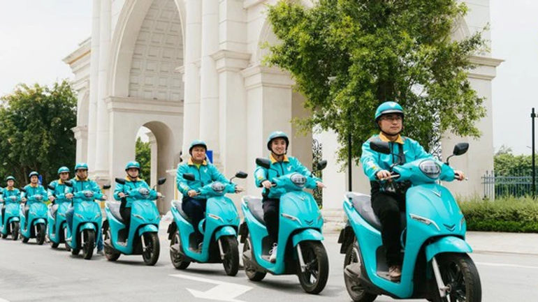 Tỷ phú Phạm Nhật Vượng chọn xe máy điện 50 triệu đồng chở khách, ưu đãi hấp dẫn