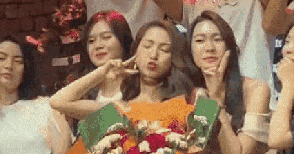 Đám cưới hạnh phúc của Đoàn Văn Hậu và Hải My: Hoà Minzy tiết lộ bài hát tuyệt vời kỷ niệm