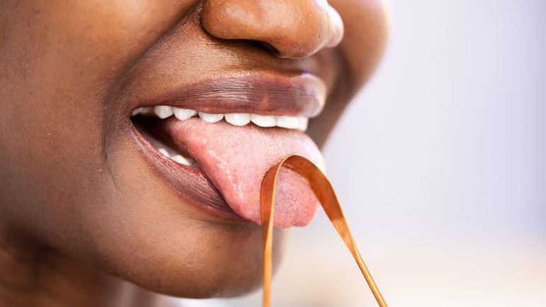 The Ultimate Guide to Achieving a Refreshingly Clean Mouth: Master the Art of Tongue Scraping